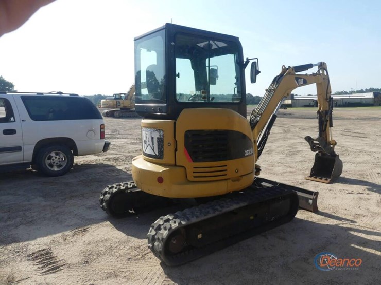 2012-caterpillar-303-image-2