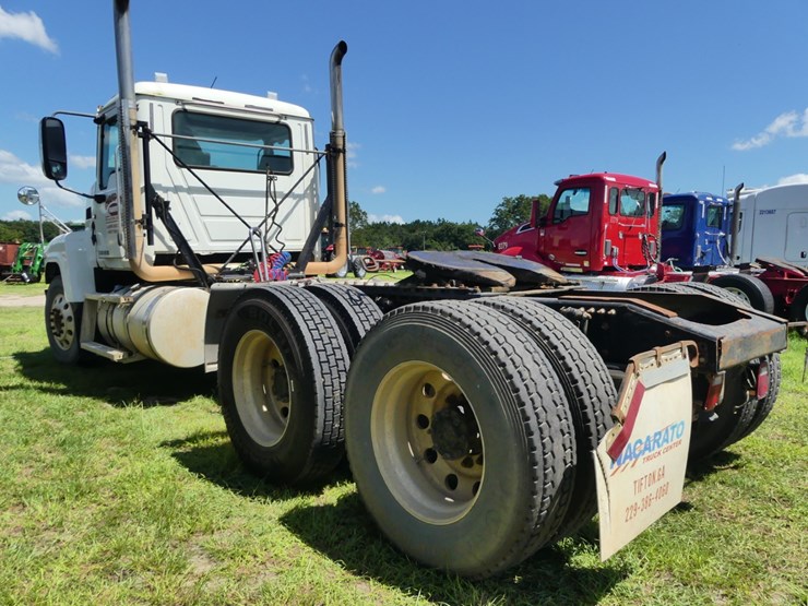2014-mack-600-image-5