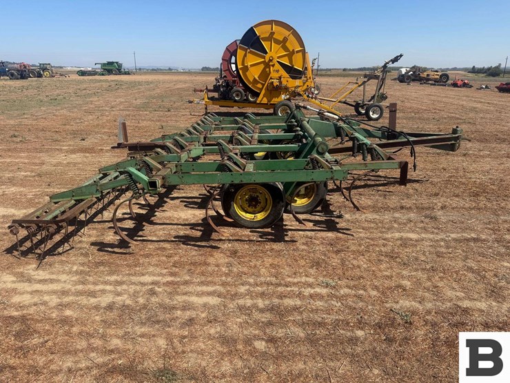 john-deere-16-image-6