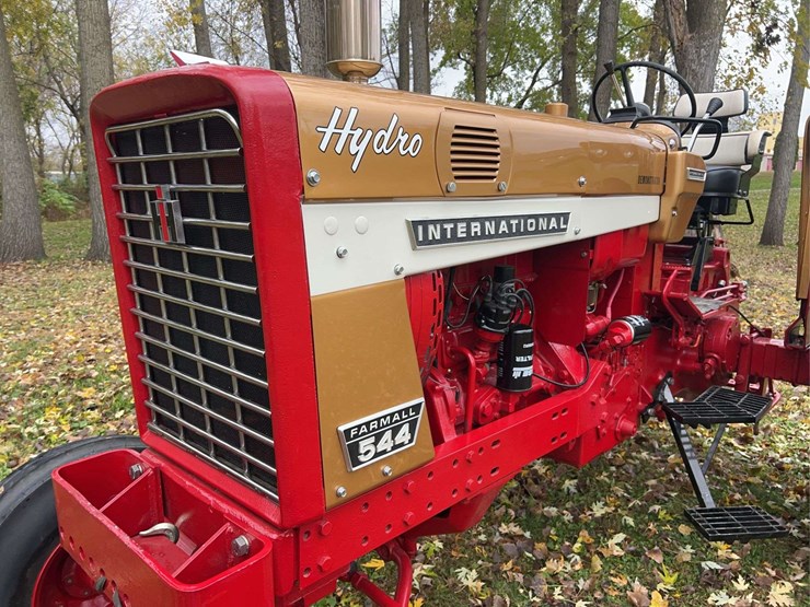 1970-farmall-544-hydro-gas-row-crop-golden-demonstrator-image-14