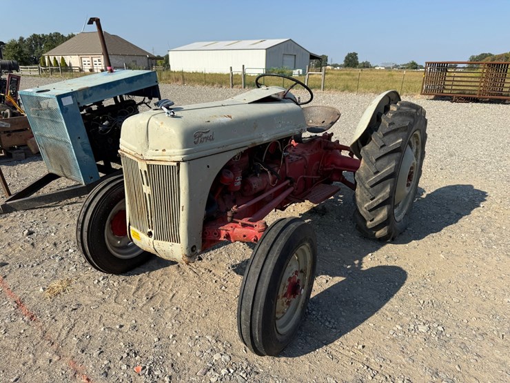 ford-tractor-image-1