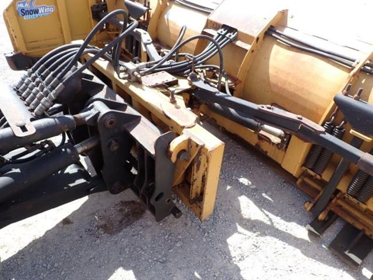 2009-kubota-m135x-image-67