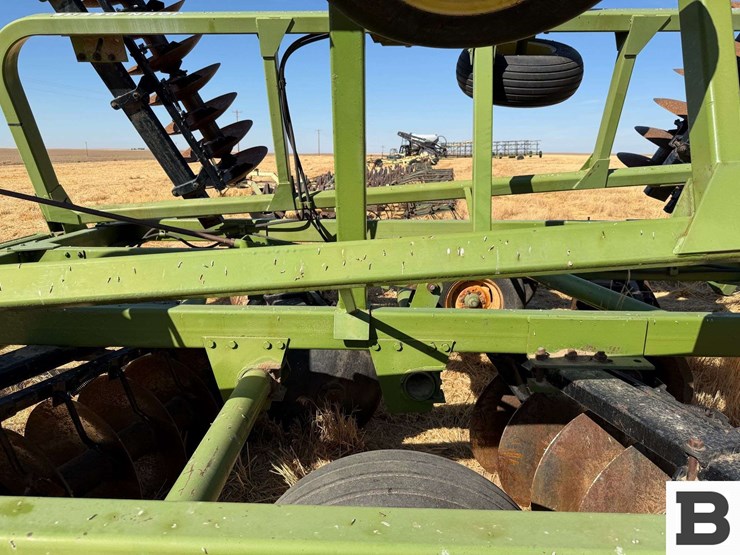 john-deere-twin-offset-disc-image-24