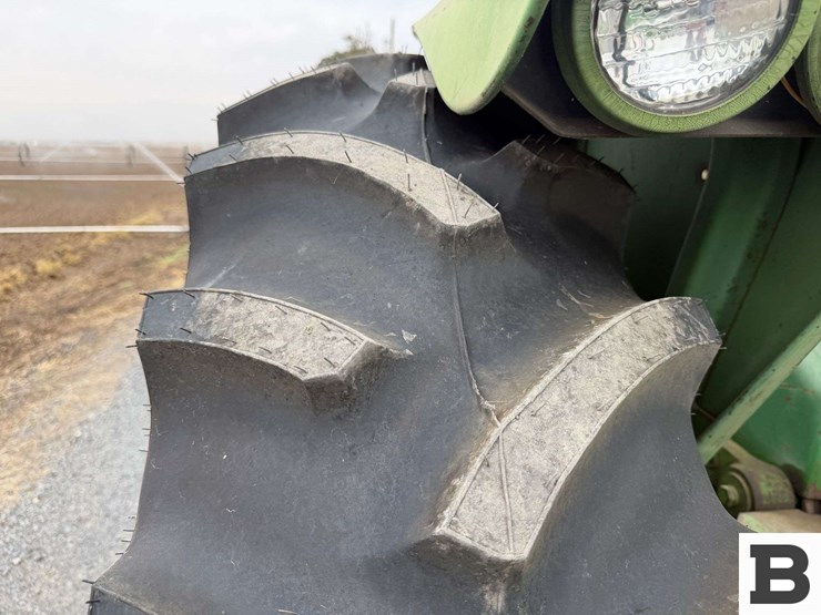 john-deere-3010-image-50