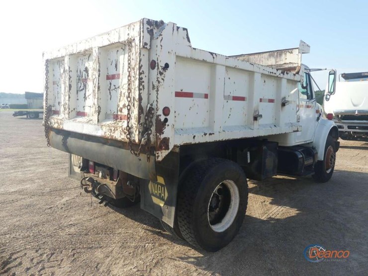 2001-international-4700-image-2