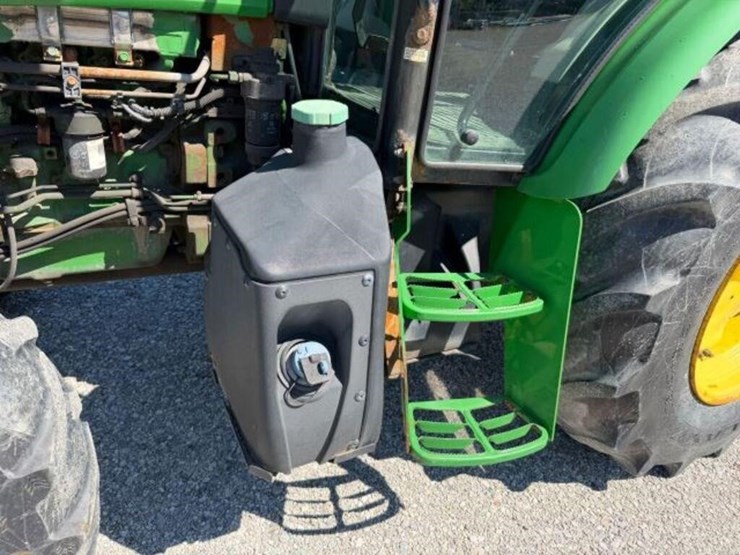 2015-john-deere-5085e-image-38