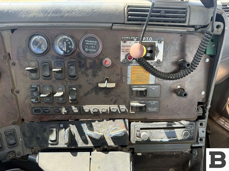 1997-freightliner-fl80-image-59
