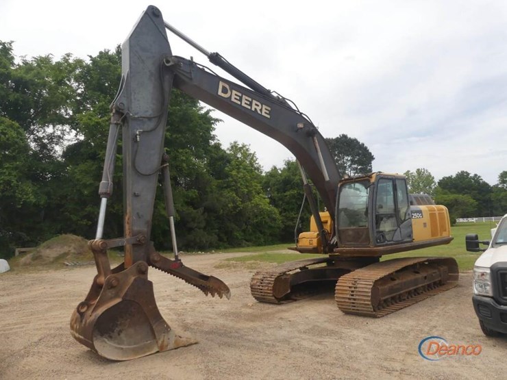 deere-250-p-tier-image-14