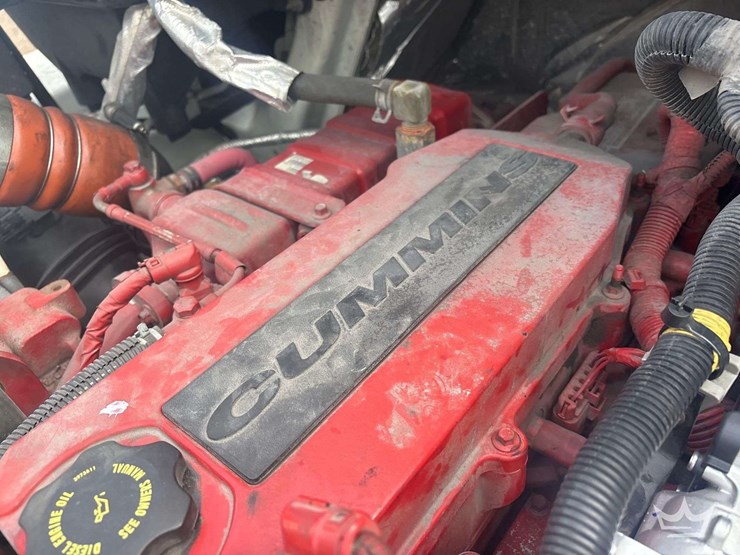 2018-international-durastar-4300-image-8