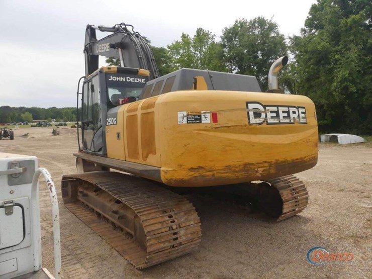 deere-250-p-tier-image-4