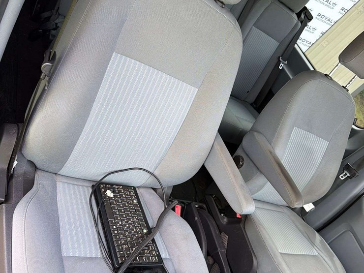 2019-ford-transit-image-18