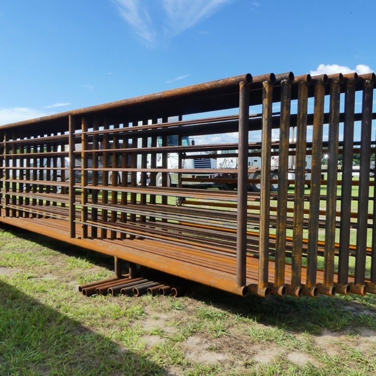 (10) 24' Free Standing Panels