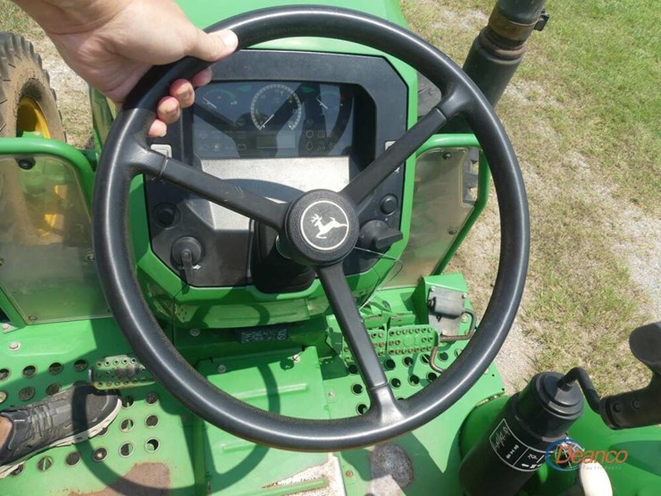 2021-john-deere-5045e-image-13