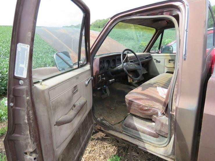 1983-chevrolet-custom-deluxe-image-8