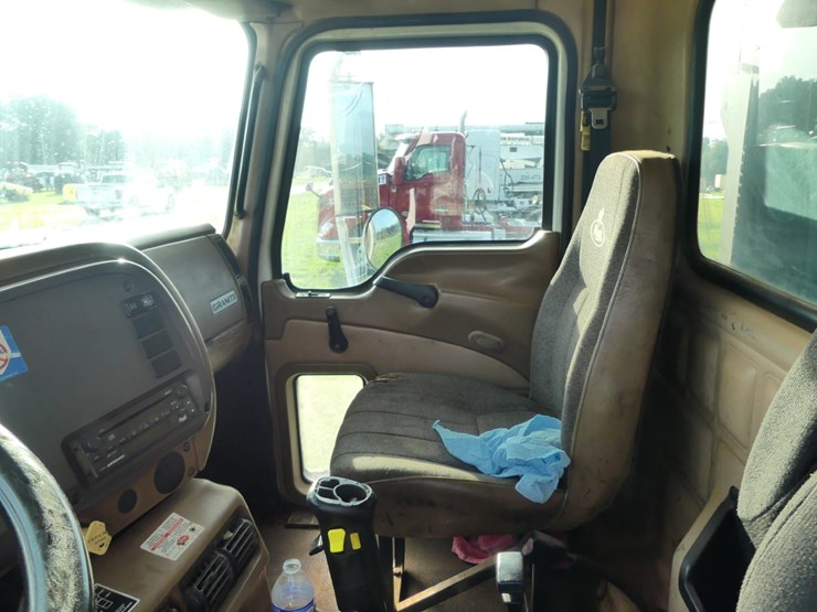 2007-mack-dump-truck-image-13