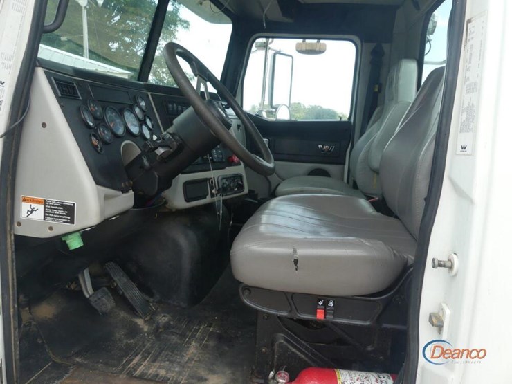 2017-western-star-4700sf-image-12