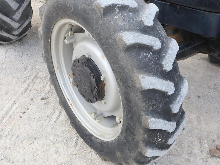 2011-case-ih-farmall-55-image-11