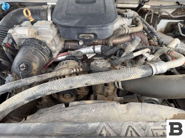 2012-chevrolet-silverado-2500hd-image-30