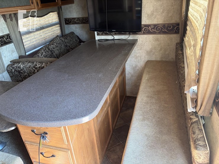 2011-keystone-rv-co-sprinter-255rks-image-10
