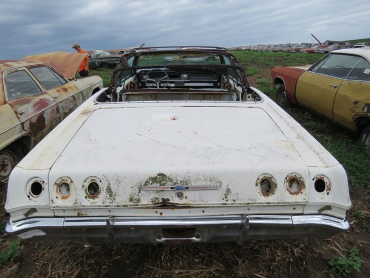 1965-chevrolet-impala-ss-2dr-ht-image-5