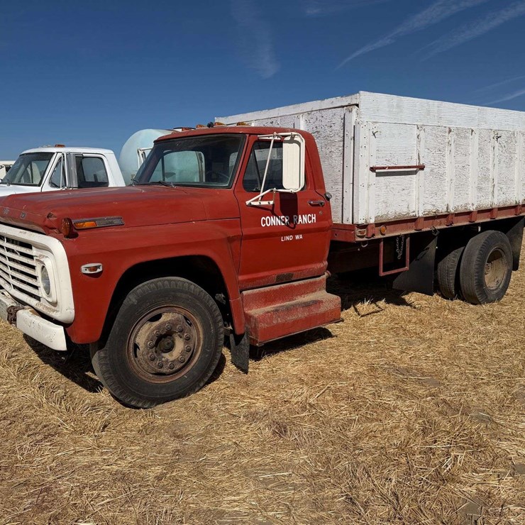 1971 FORD F700