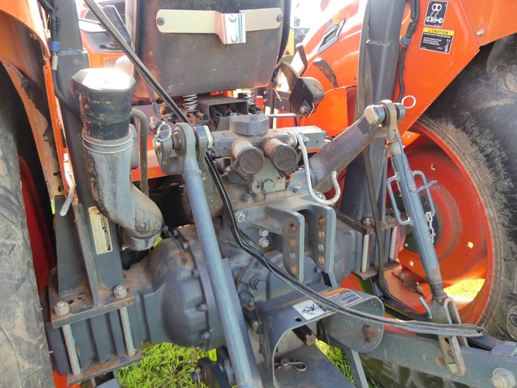 2012-kubota-m7040-image-6
