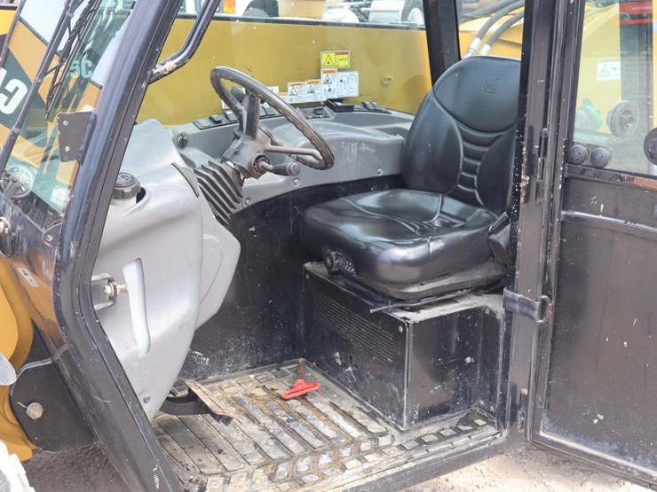 2016-caterpillar-th255c-image-16