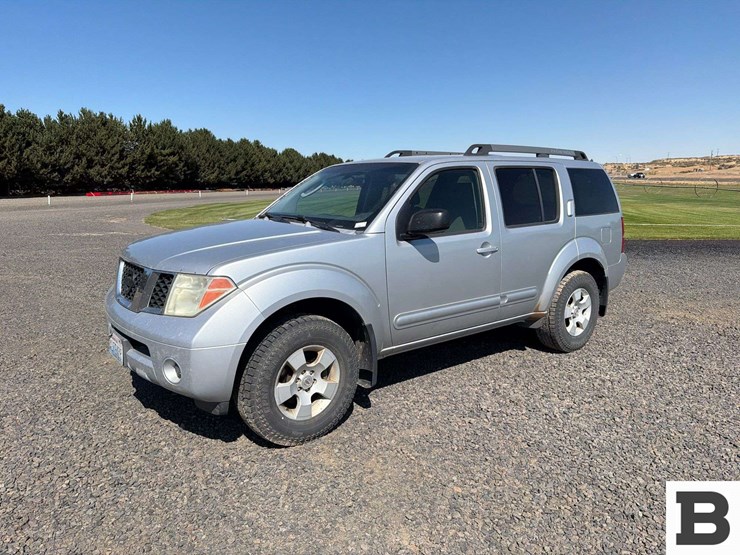 2005-nissan-pathfinder-image-1