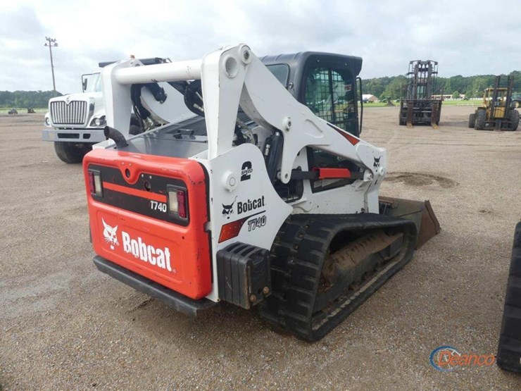 2022-bobcat-t740-image-8