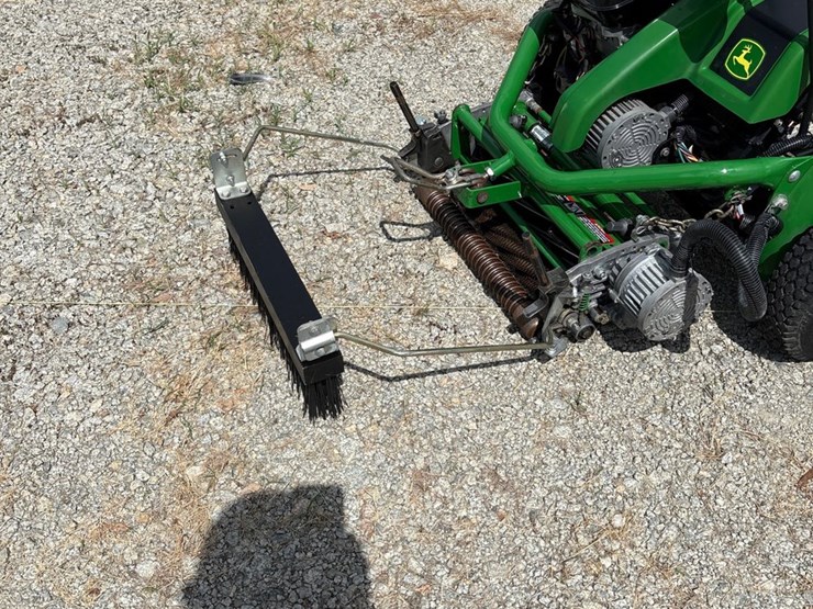 #1099-•-john-deere-180e-cut-walking-greensmower-image-8