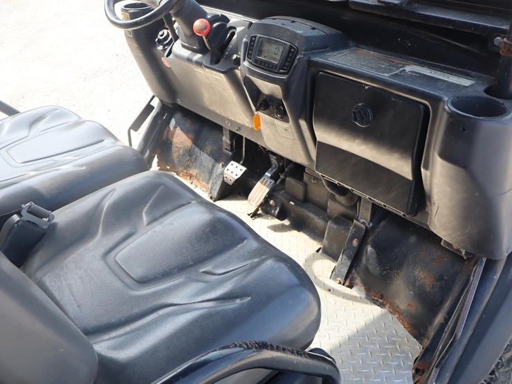 2020-kubota-rtvx1140-image-21
