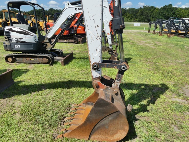 2013-bobcat-e85-image-8