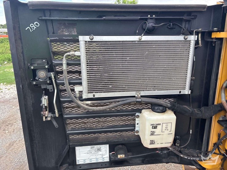 2020-caterpillar-299d3-xe-image-9