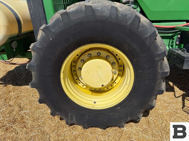 2001-john-deere-8110-image-25