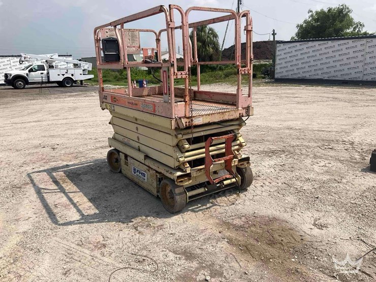 2000-jlg-2646e2-image-4