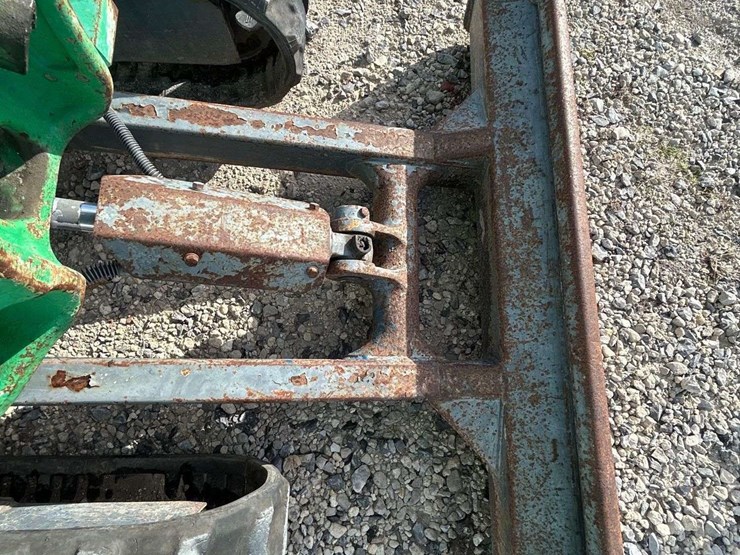 2018-takeuchi-tb230-image-19