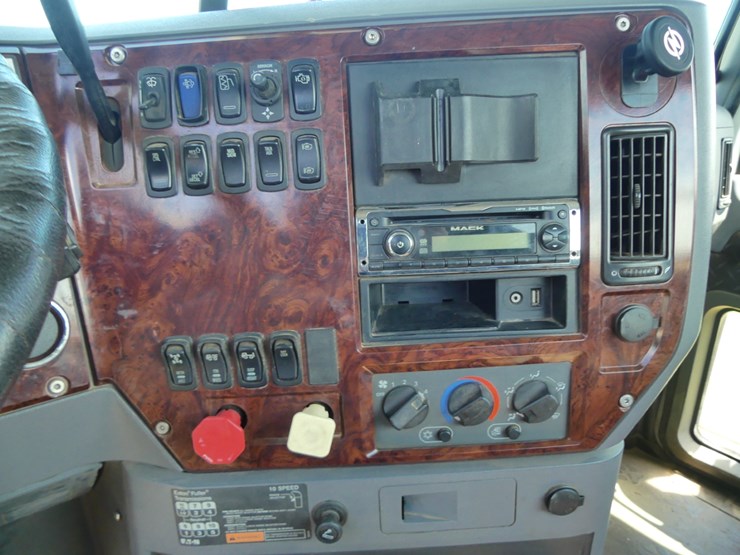 2014-mack-600-image-15