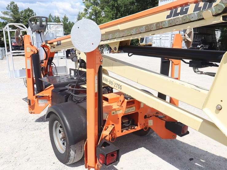 2016-jlg-t350-image-19