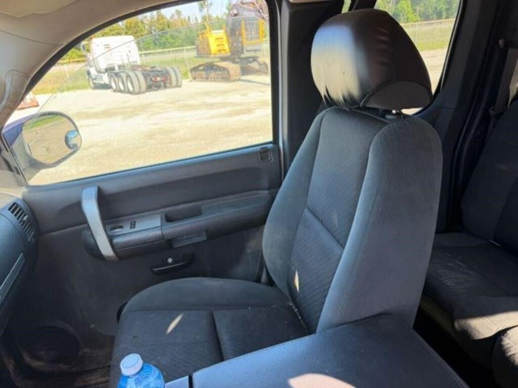 2009-chevrolet-silverado-2500hd-image-18