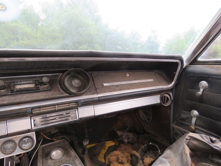 1965-chevrolet-impala-ss-2dr-ht-image-11