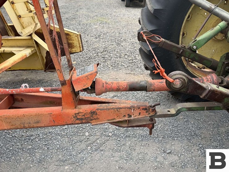new-holland-1032-image-7