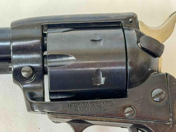 heritage-rough-rider-22/22mag-revolver-image-7