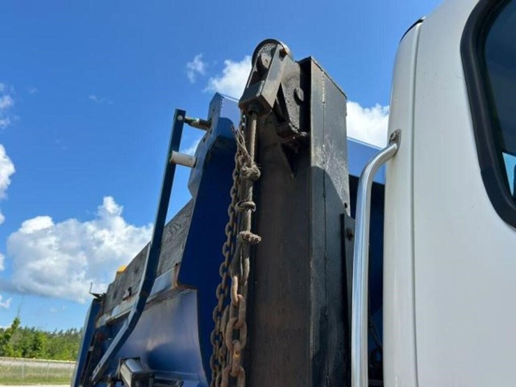 2006-freightliner-business-class-m2-s/a-1fvac3dj66-image-58
