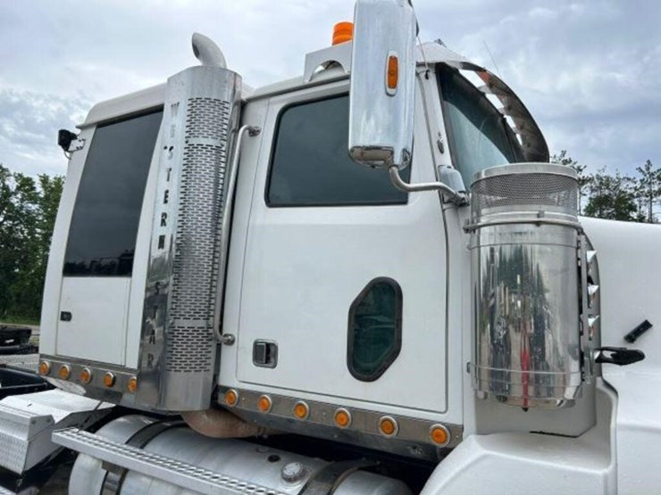 2007-western-star-4900ex-image-47