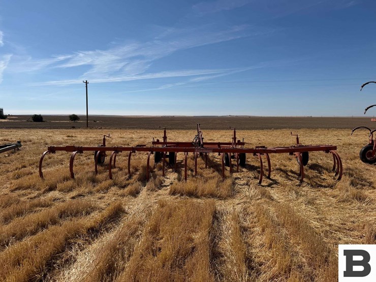 allis-chalmer-800-chisel-plow-image-8