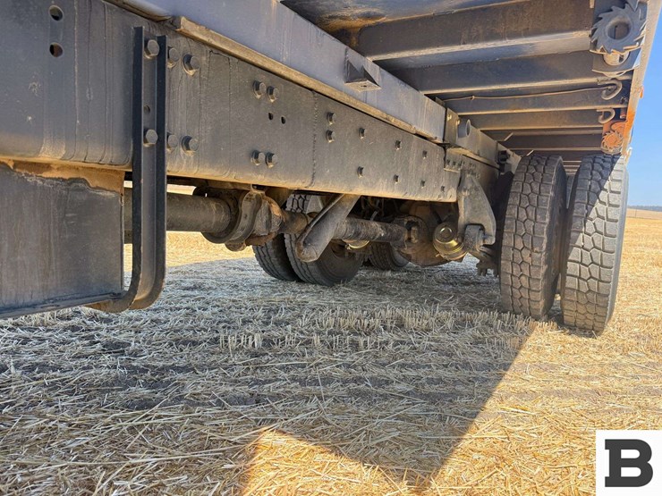 1997-freightliner-fl80-image-24