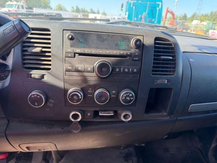 2009-chevrolet-silverado-2500hd-image-14