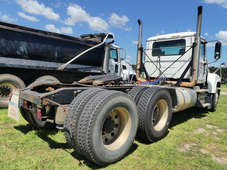 2014-mack-600-image-4