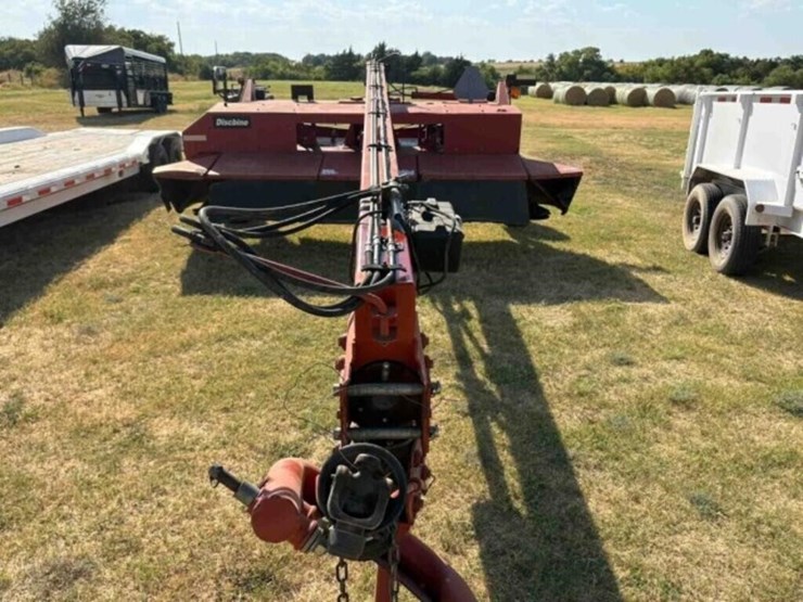 new-holand-1431-swather-image-2