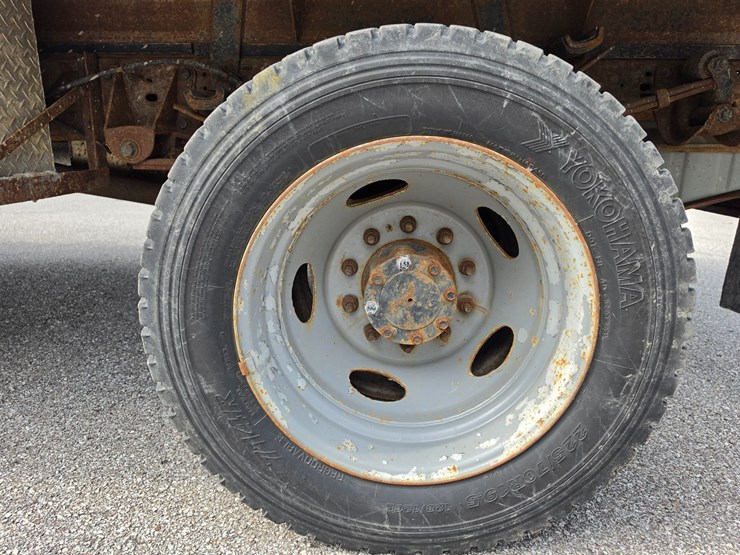 2006-ford-f550-image-70